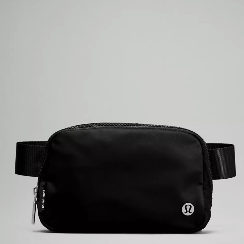 lululemon Everywhere Belt Bag 1L Black NWT and in plastic covering